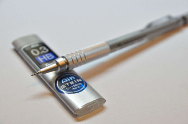 Chì kim vẽ kĩ thuật Pentel Graphear 500- 0.3mm