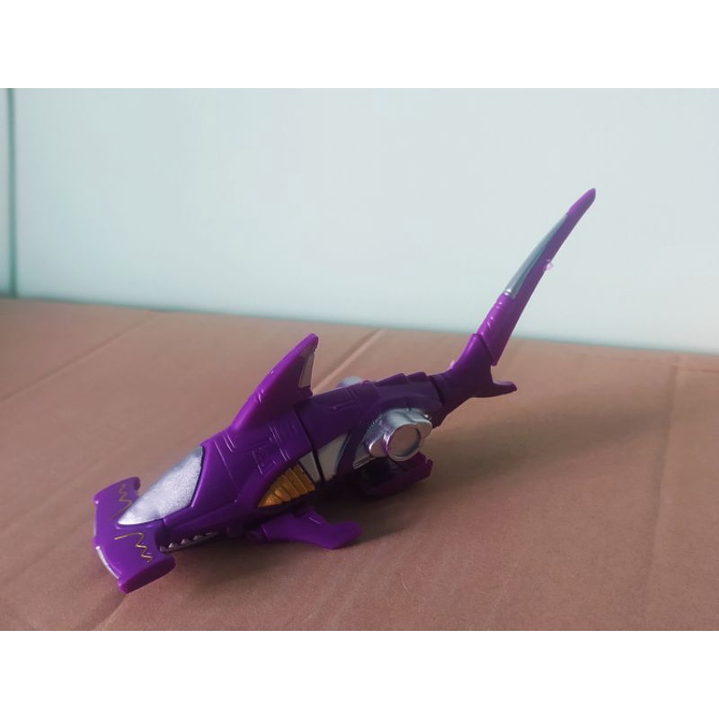 Siêu nhân gao cá mập tím