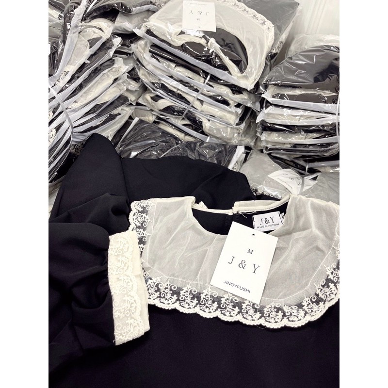 VN62 - VÁY SUÔNG ĐEN ĐUÔI CÁ PHỐI CỔ BÈO TRẮNG NỮ | BigBuy360 - bigbuy360.vn