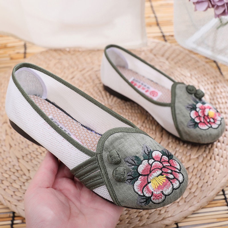 Giày Vải Lưới Đế Bằng Thêu Họa Tiết Dân Tộc Bắc Kinh Cổ Điển Mùa Xuân Mới Dành Cho Người Lớn Tuổi Nhảy Múa