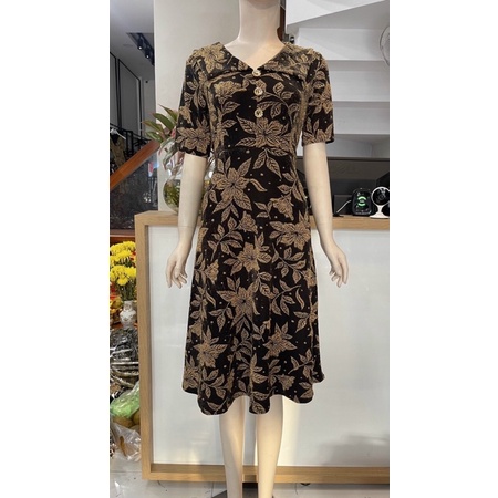 ĐẦM DỰ TIỆC TRUNG NIÊN THUN KIM SA GIAO HOA VĂN NGẪU NHIÊN