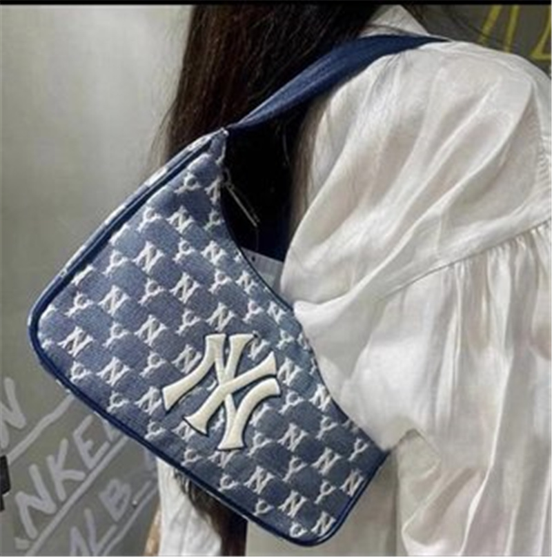Goods In Stock MLB Retro Printing Fashion All-match Canvas Shoulder Bag Underarm Bag Casual Bag Female Handbag