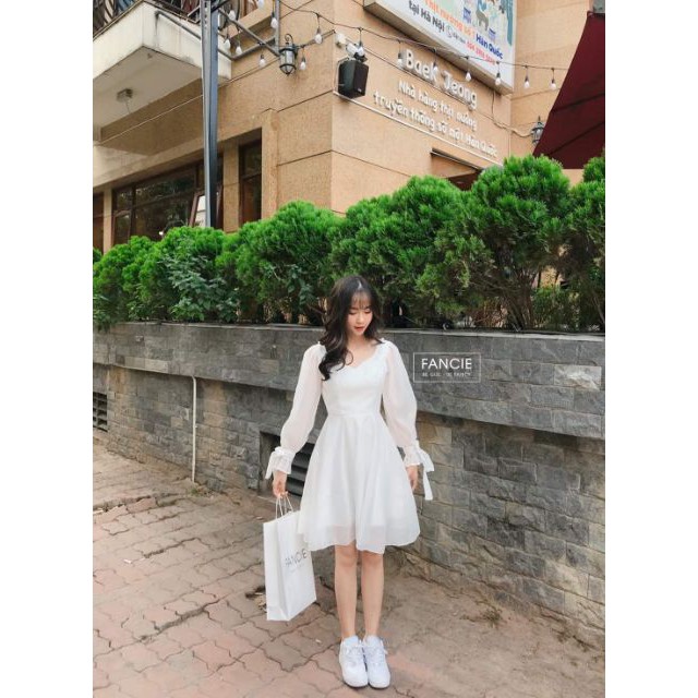 Váy Nữ, Đầm trắng dáng xòe cổ vuông phối nút bọc tay nơ | BigBuy360 - bigbuy360.vn