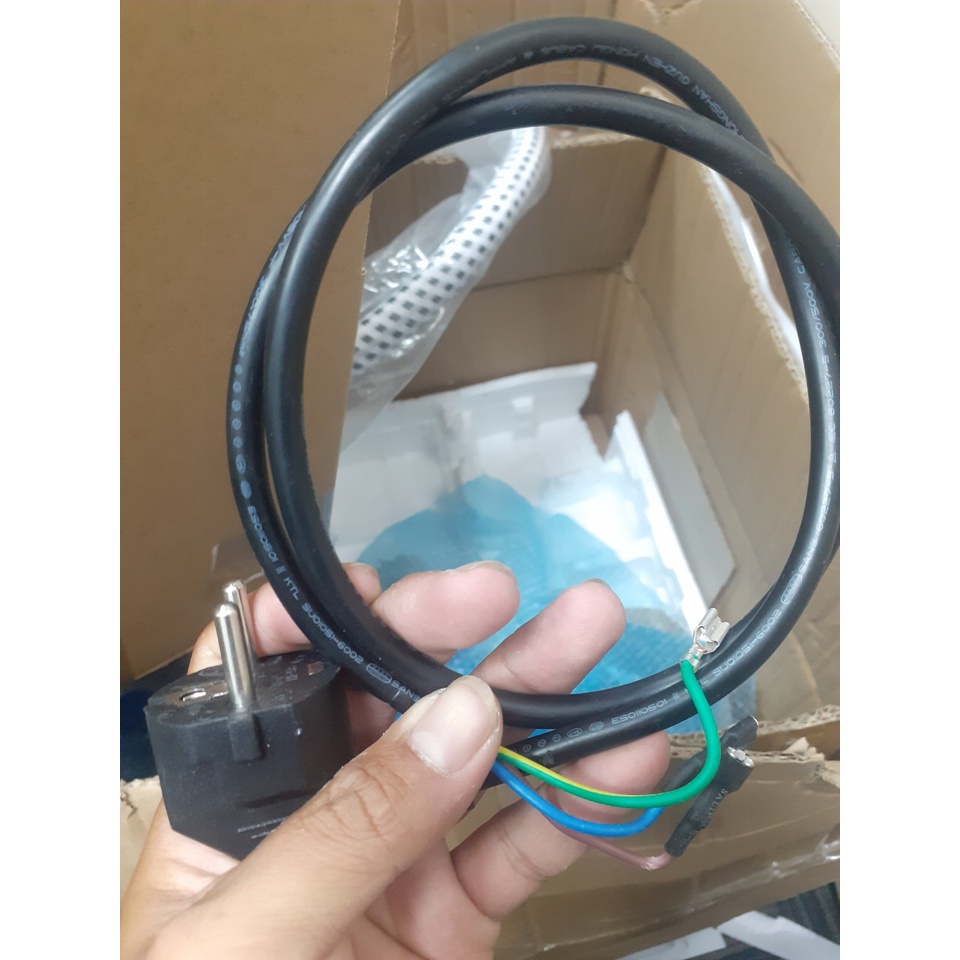 Dây nguồ n Bình đun siêu tốc Bluestone KTB 3468 1.7 lít