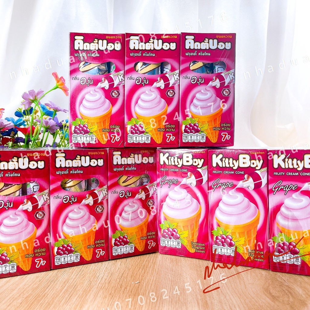 Một lốc gồm 12 hộp  bánh ốc quế kèm kem sô cô la vani/ dâu/ nho tự làm cho bé Kitty Boy hàng Thái xịn hộp 20gam