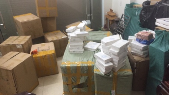 Quạt Cầm tay Mini tích điện, có đế để bàn cao cấp | BigBuy360 - bigbuy360.vn