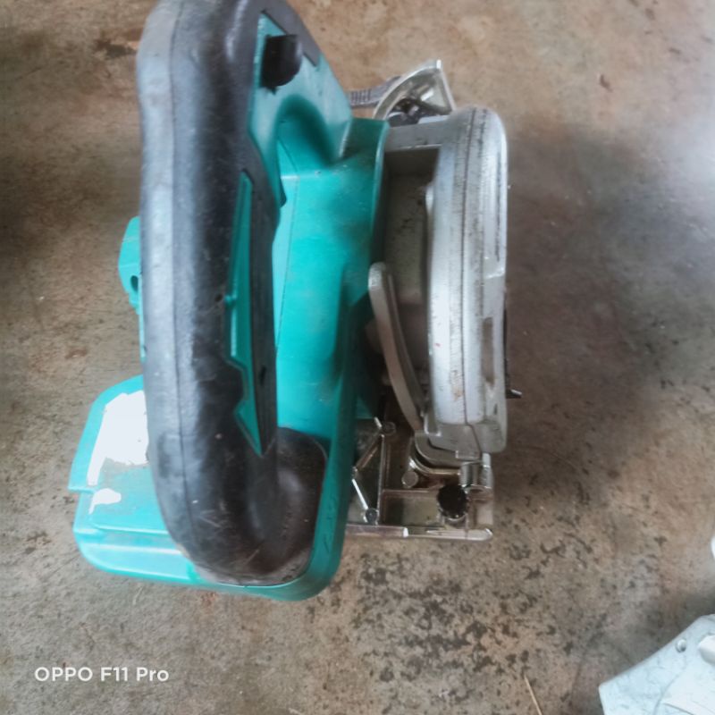 Cưa đĩa  không than hàng bãi nhật máy pin