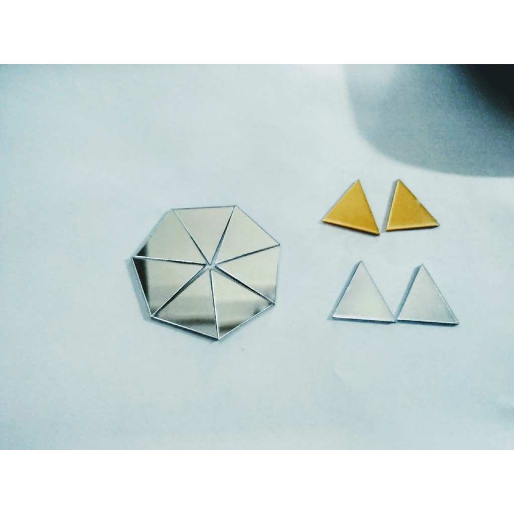 Miếng gương dán tam giác trang trí (6 miếng 2x2cm)-132