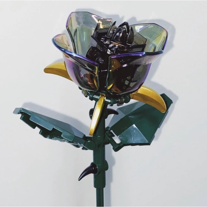 Mô hình lắp ráp cành hoa hồng đen ánh kim phát sáng PHANTOM ROSE tặng người yêu siu xinh Decool Nonlego