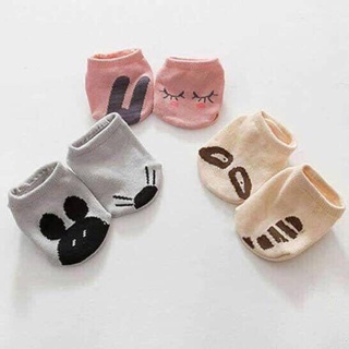 Tất chống trượt trẻ em