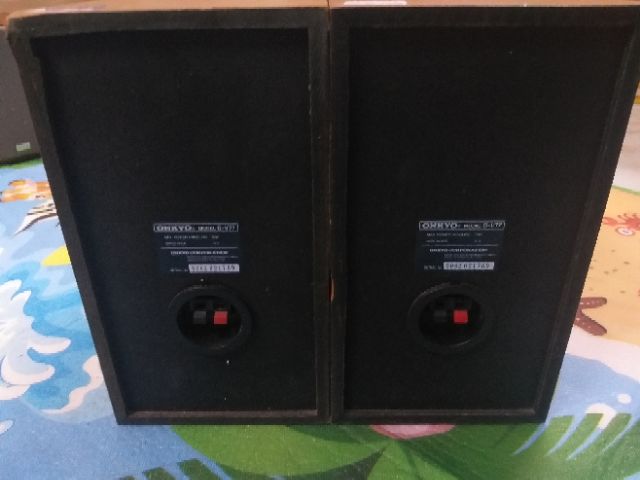 Loa bokket Onkyo V77