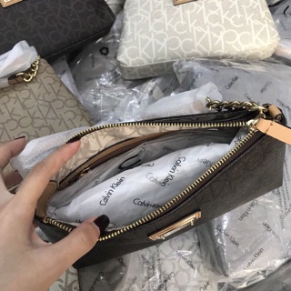 Túi đeo chéo Calvin Klein xuất chuẩn auth
