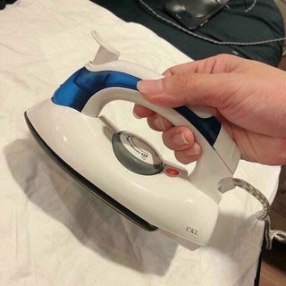 BÀN ỦI MINI CẦM TAY
