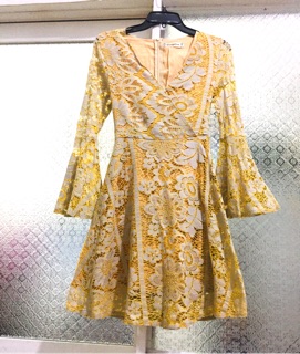 Nhiều mẫu đầm ren nữ.