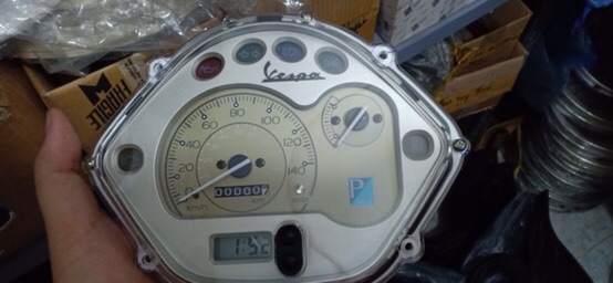 Bộ đồng hồ xe Vespa Lx đời IE hãng Piaggio
