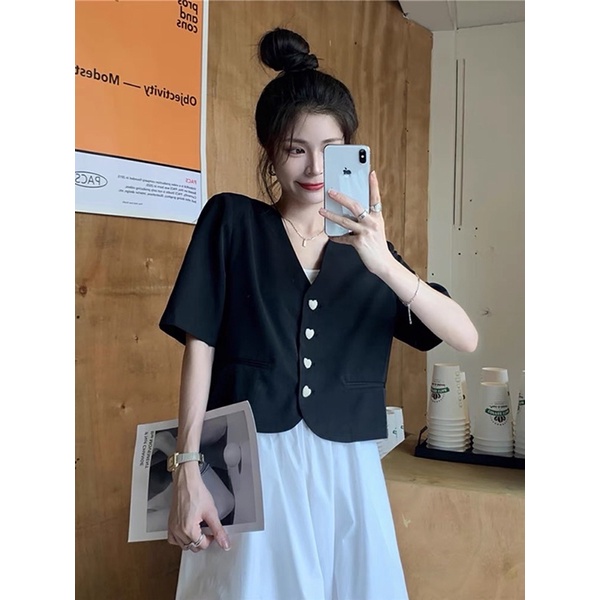 🌸 Set Áo tay lỡ cổ timmmm + Váy basic siu xinh cúc hình trái tim | BigBuy360 - bigbuy360.vn