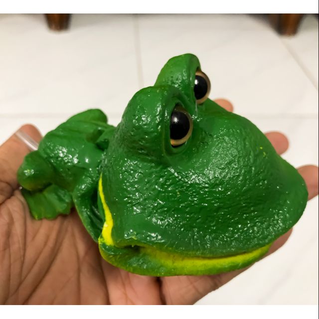 ẾCH ĐÓNG HẢ MIỆNG TRANG TRÍ HỒ CÁ 11x8x7cm