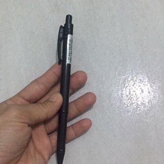 Bút bi xanh chỉ 2k4 (sp 1k)