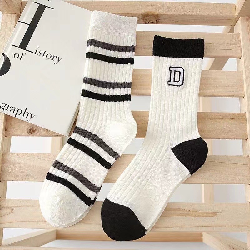 Đôi Vớ Ống Lửng In Chữ Màu Trắng Đen Phong Cách Hàn Quốc Dễ Phối Đồ Thời Trang Xuân Hè Cho Nam Và Nữ