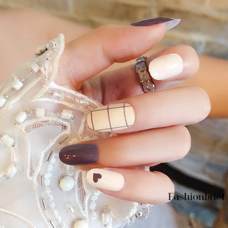 Set móng tay giả đầu tròn màu xám trắng nhiều kiểu thời trang dành cho phụ nữ