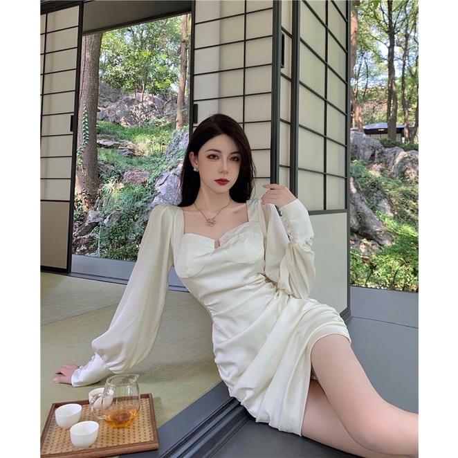 Váy body rút dây khoét eo tay dài cài cúc sang trọng