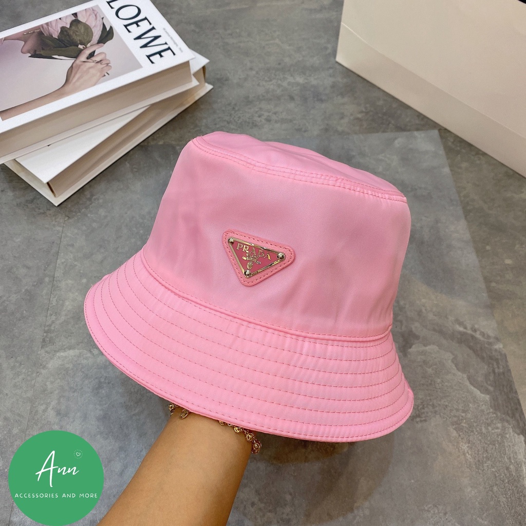 Mũ Bucket Prada New, Chất Liệu Vải Gió, Phom Cứng, Thiết Kế Thời Trang, Logo Hãng Nổi Bật, Sẵn 5 Màu Y Hình