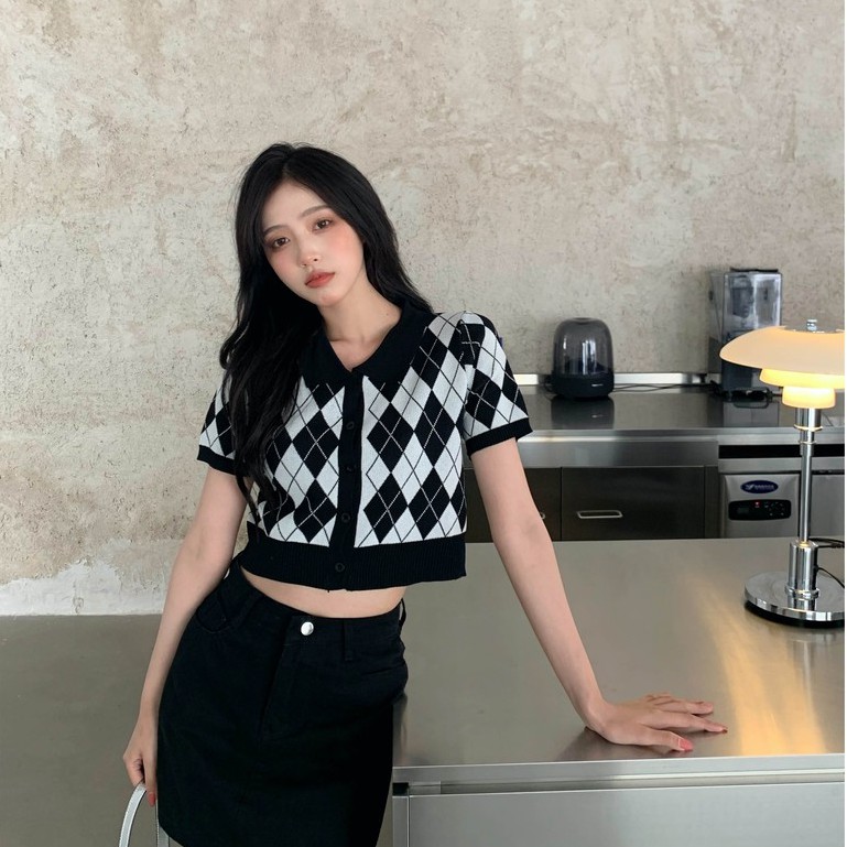 QADCOL Áo sweater nữ dệt kim cổ polo tay ngắn họa tiết sọc caro trẻ trung
