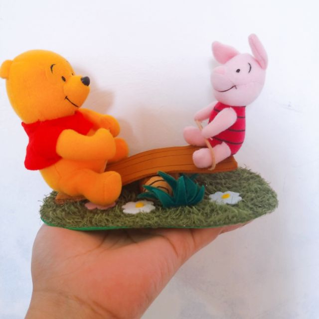 Pooh cầm banh cọp bạn pooh - winnie the pooh ( size to 50cm )