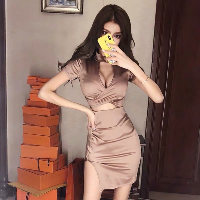Váy body khoét ngực sexy