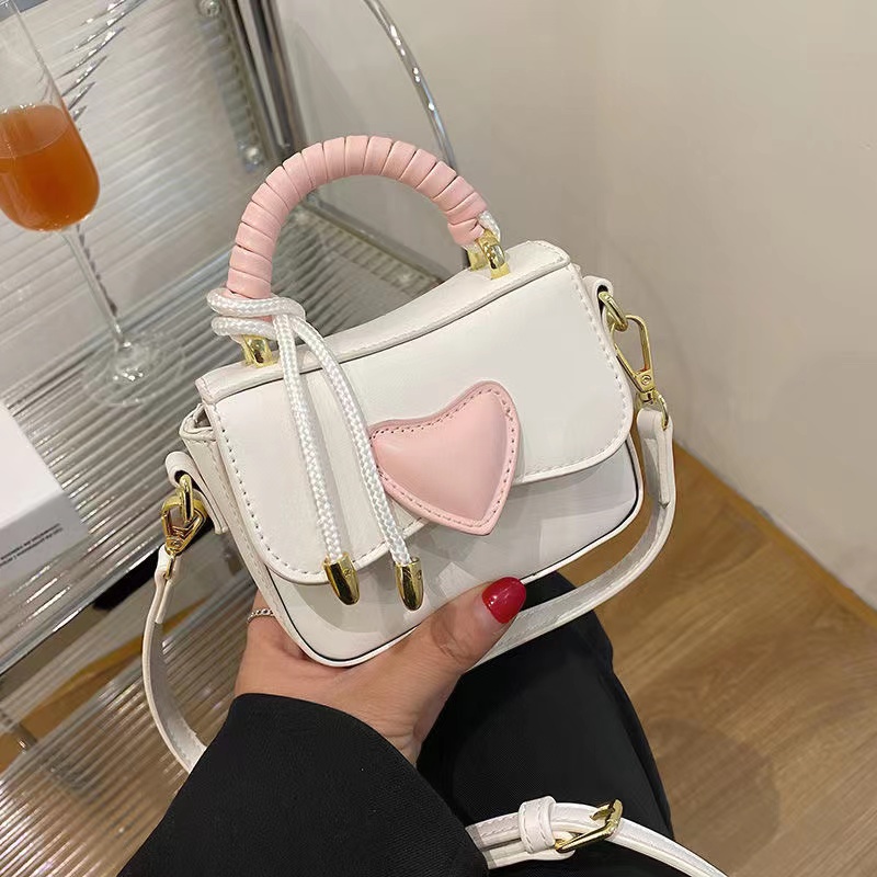 Túi Đeo Chéo Hình Vuông Nhỏ Màu Hồng Họa Tiết Trái Tim Dễ Thương Cho Nữ
