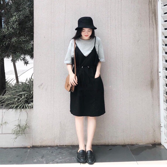 Set đầm yếm đen phối áo thun xám trơn