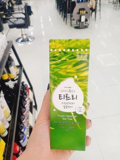 Sửa rửa mặt skin.dr tea tree