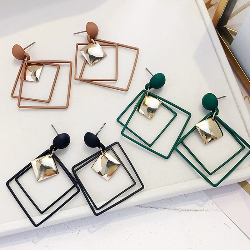 Khuyên tai kim loại cutout hình vuông đơn giản phong cách hàn quốc.