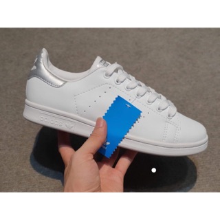 Giày Stan Smith màu trắng gót bạc