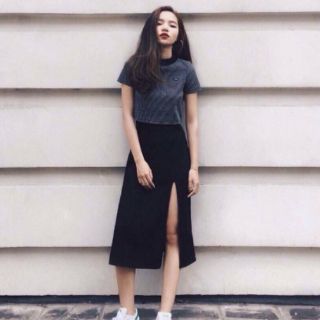 CHÂN VÁY MIDI XẺ TÀ