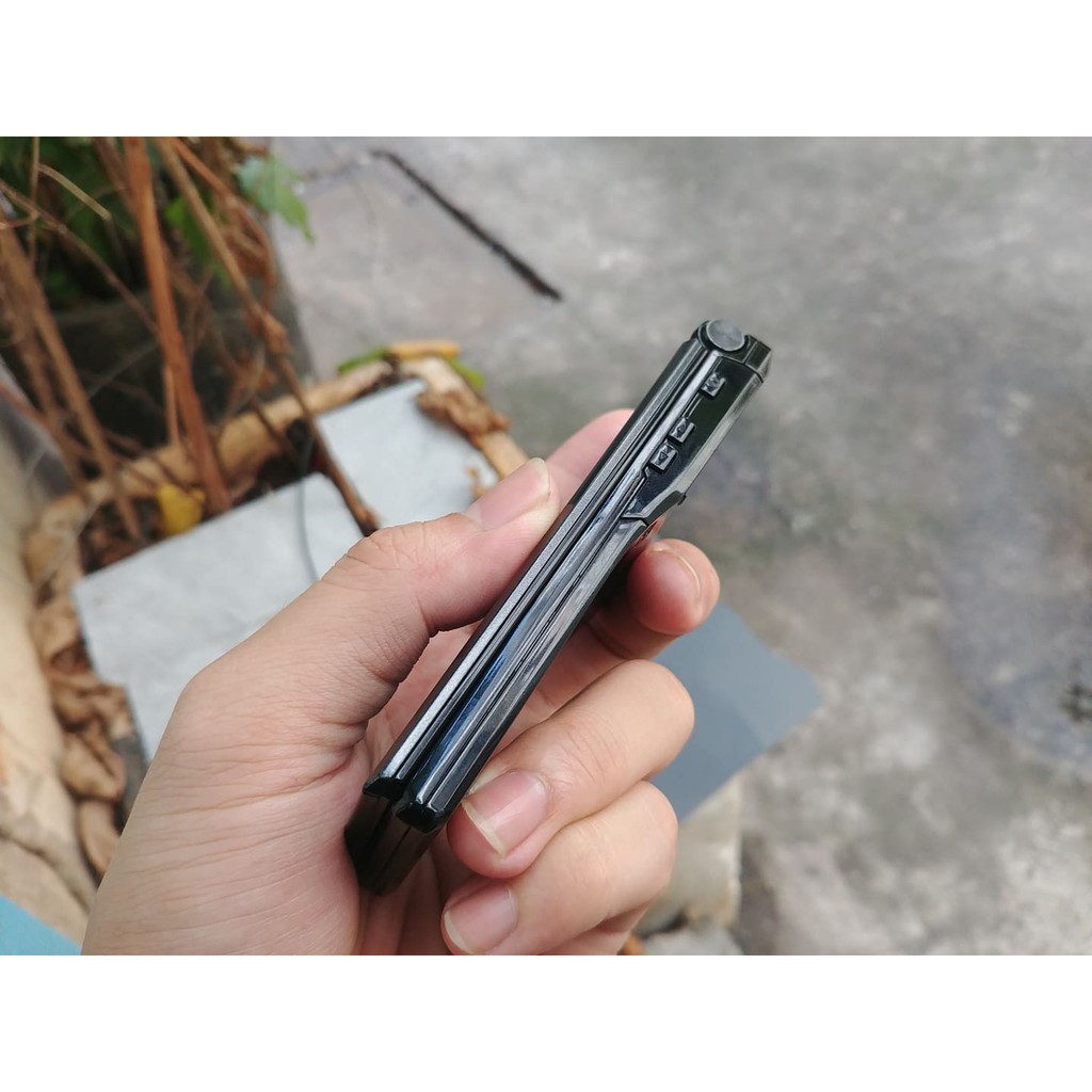 Điện thoại Fujitsu F-01E màu đen