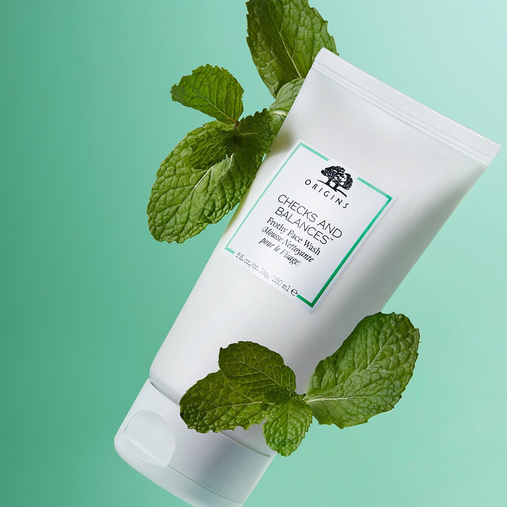 Sữa rửa mặt Origins Checks and Balances Frothy Face Wash