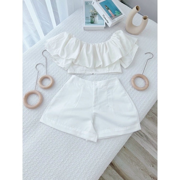 Set áo croptop trắng bèo trễ vai phối quần short trắng - KÈM HÌNH THẬT USA FASHION