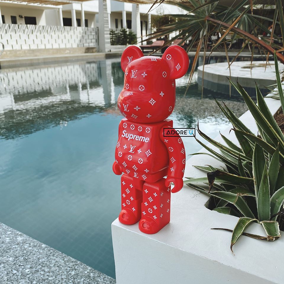 Tượng Bearbrick x LV Supreme 400%