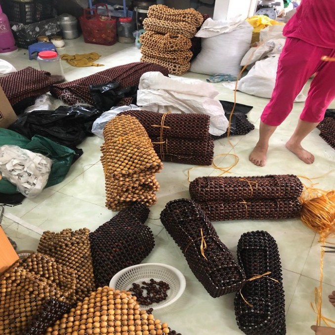 Sản Phẩm Đệm lót ghế massage ô tô, xe hơi hạt gỗ 100% gỗ tự nhiên Hương Đỏ cao cấp HD-V/Sản xuất thủ công tại Xưởng .