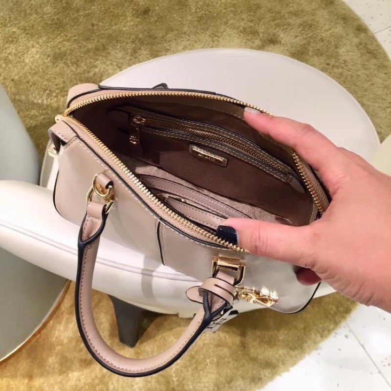 𝐓𝐮́𝐢 𝐭𝐫𝐨̂́𝐧𝐠 𝐭𝐚𝐲 𝐜𝐚̂̀𝐦 𝐋𝐘𝐍 𝐍𝐨𝐯𝐚 - 𝐌𝐀̂̃𝐔 𝐌𝐎̛́𝐈