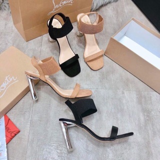 Giày cao gót 7 phân siêu xinh...dành cho các chị gái đi dự tiệc, đi làm, đi dạo phố..có 2 màu dễ phối đồ: màu nau và đen