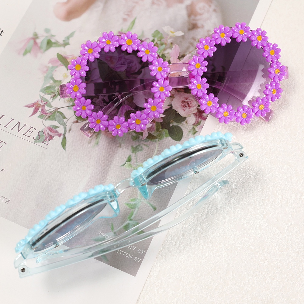 Kính Mát Gọng Tròn Đính Hoa Dễ Thương Cho Bé