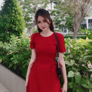 ĐẦM MAXI ĐAN DÂY EO ĐỎ ĐEN TRẮNG