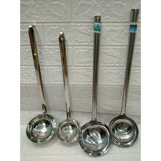 Môi to đầu bếp múc phở, bún ,cháo