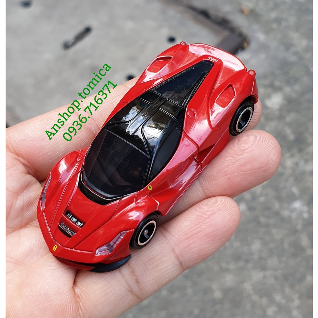 Mô hình siêu xe L a F e r r a r i màu đỏ tomica Nhật Bản