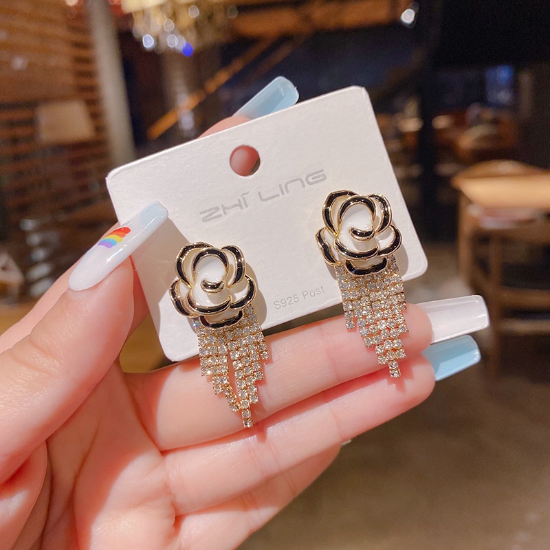 Đôi Khuyên Tai Dài Hình Hoa Trà Thời Trang Cho Nữ