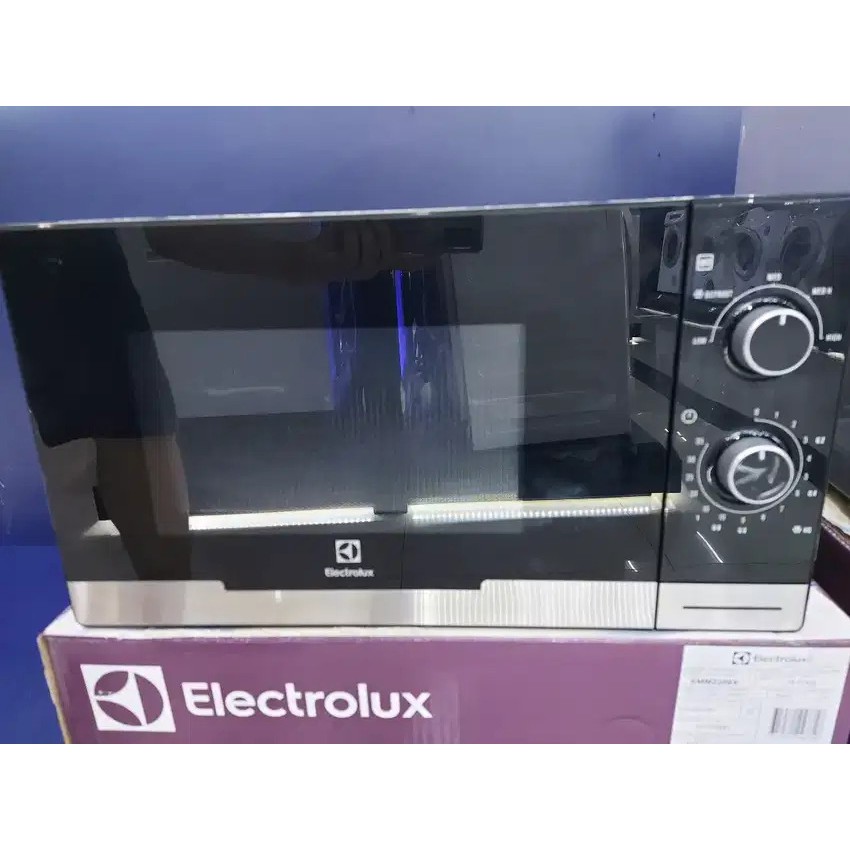 Lò vi sóng để bàn Electrolux EMM2308X sản xuất Trung Quốc