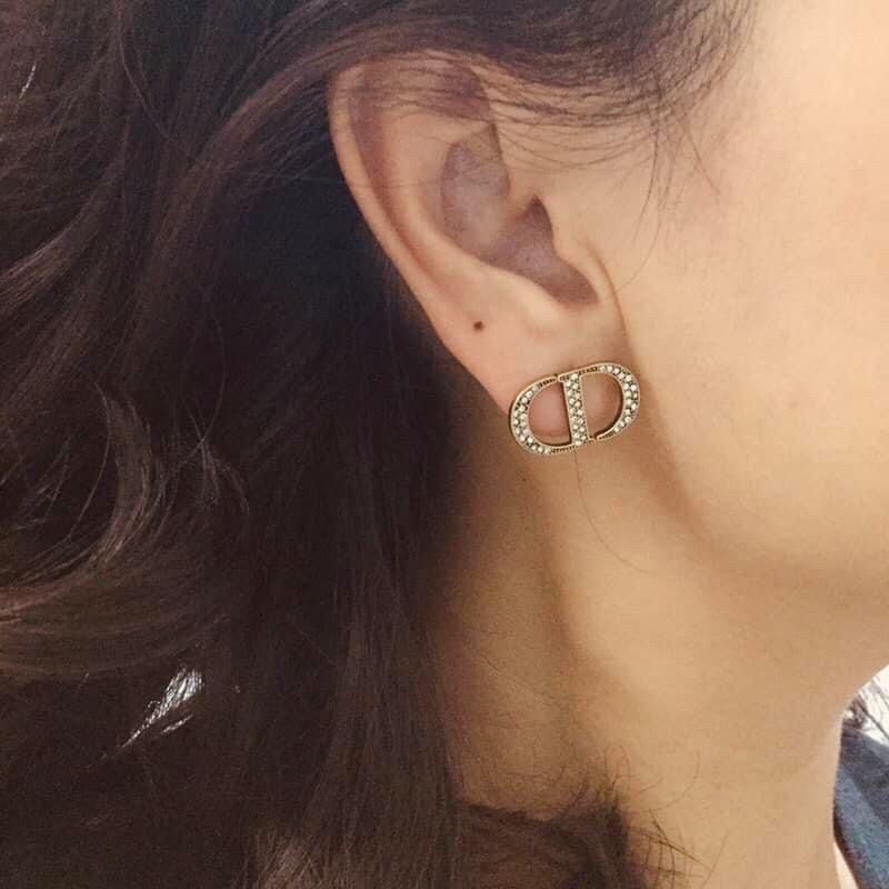 Vòng cổ và bông tai Dor