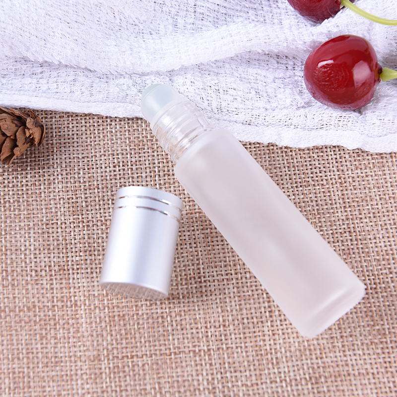(Hàng Mới Về) Chai Nhựa Rỗng 10ml Có Con Lăn Tiện Lợi